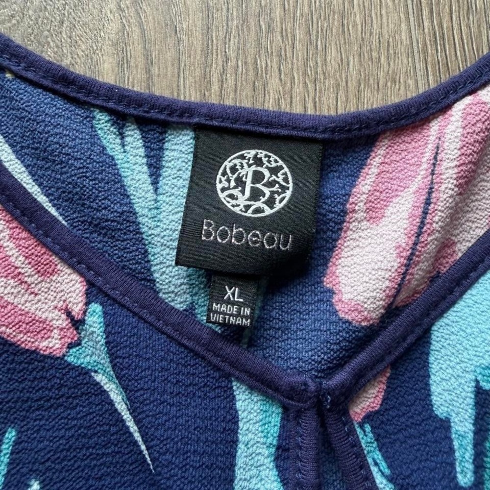 bobeau Navy Floral Tulip Sleeveless Blouse - Picture 2 of 3
